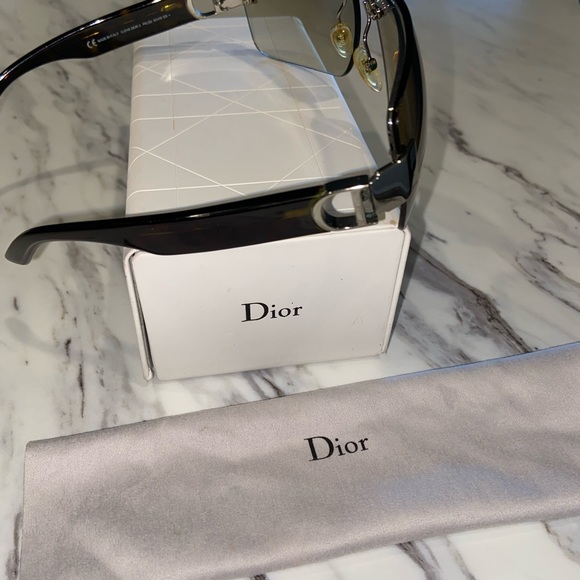 CHRISTIAN DIOR I LOVE DIOR 2 TORTISE SHADES IN BOX - Picture 3 of 9